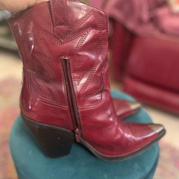 Gianni Bini Burgundy Leather Heeled Boots - Picture 4 of 6
